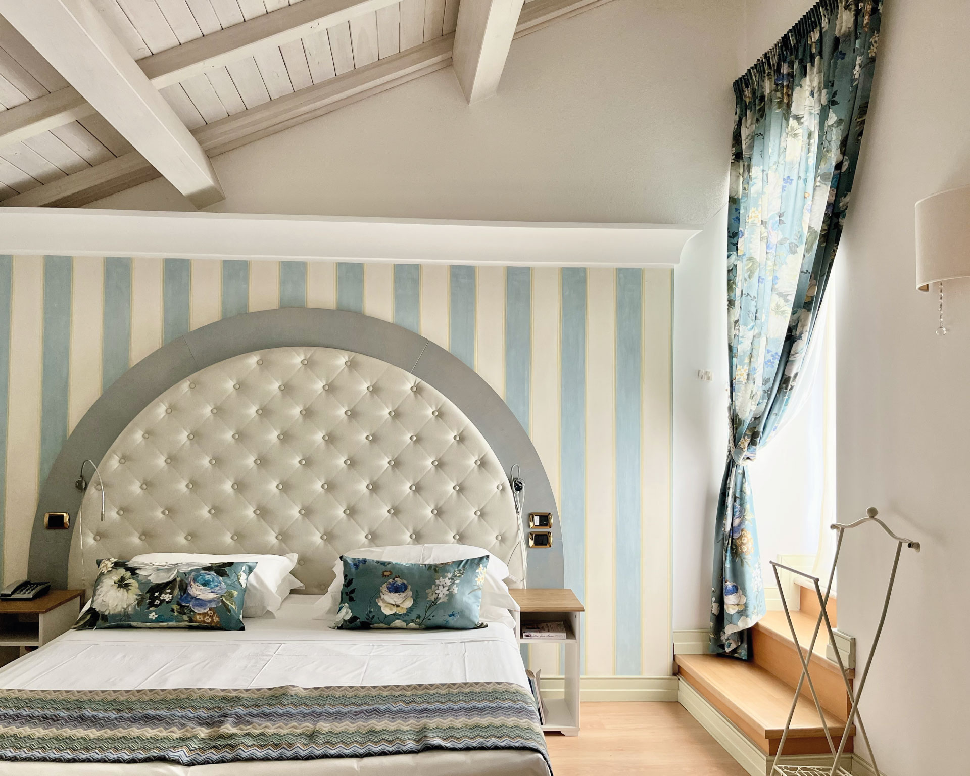 Villa-Euchelia---junior-suite-more